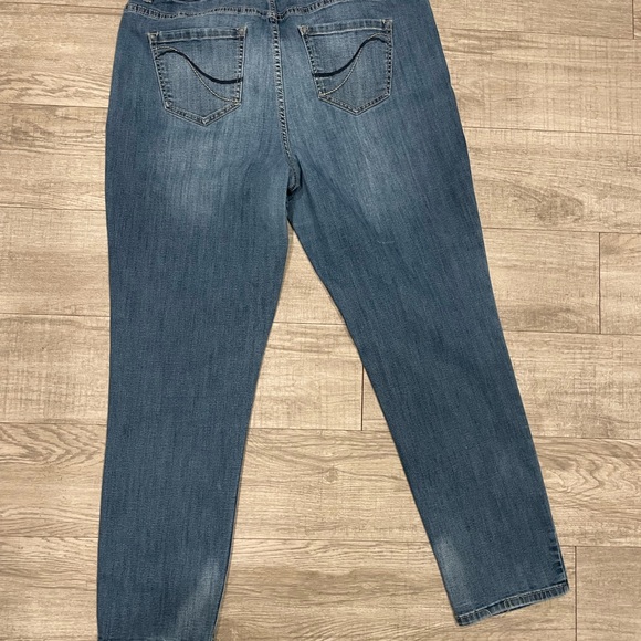Lane bryant genius fit straight leg medium wash Stretch denim jeans size 18 Reg - Picture 8 of 12